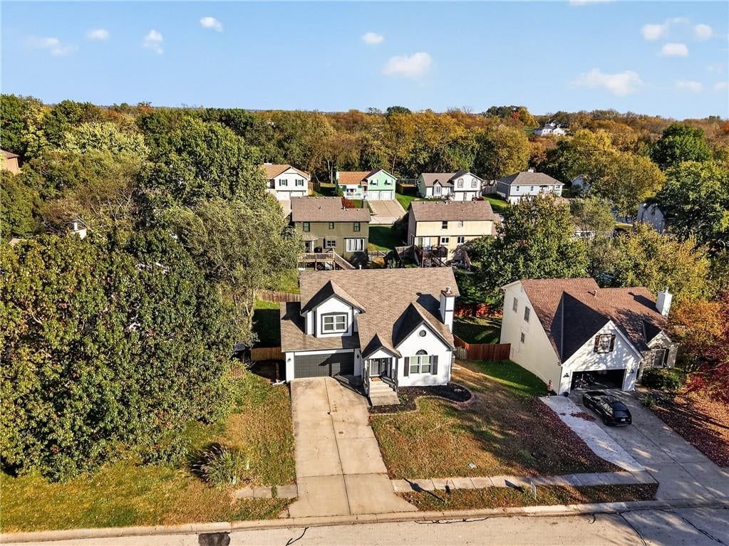 6529 NW Hidden Valley Road, Kansas City, MO: listing photo 2