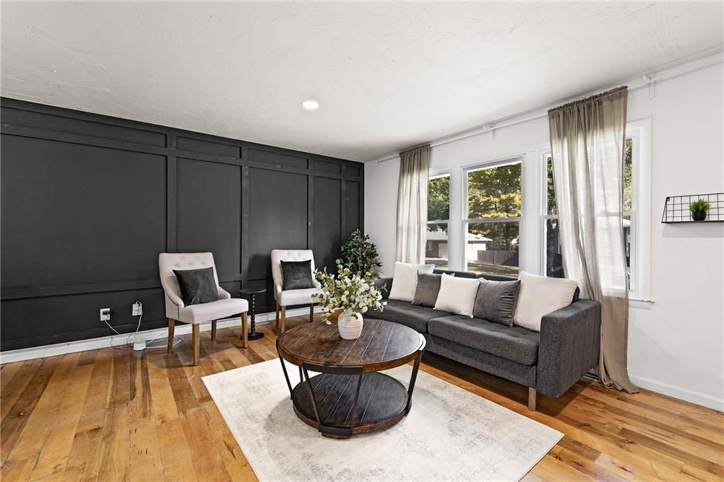 11906 Belmont Avenue, Grandview, MO: listing photo 3