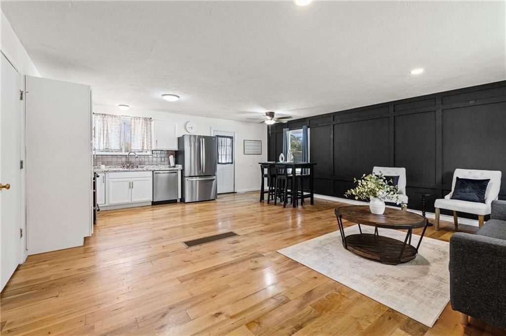 11906 Belmont Avenue, Grandview, MO: listing photo 2