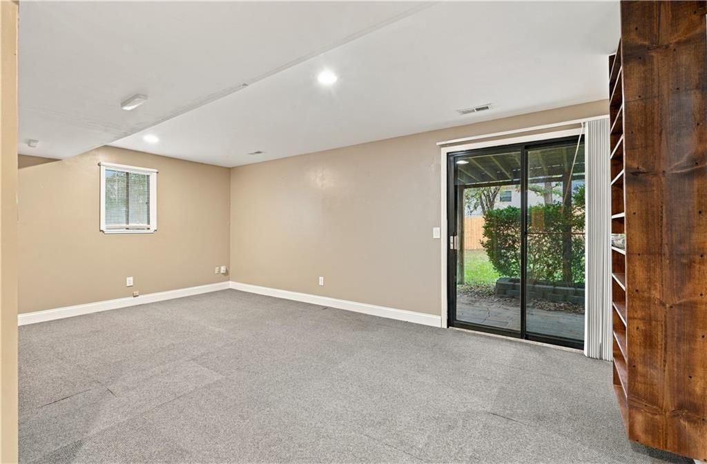 Wall of windows at 14624 W 91st Place, Lenexa, KS 66215