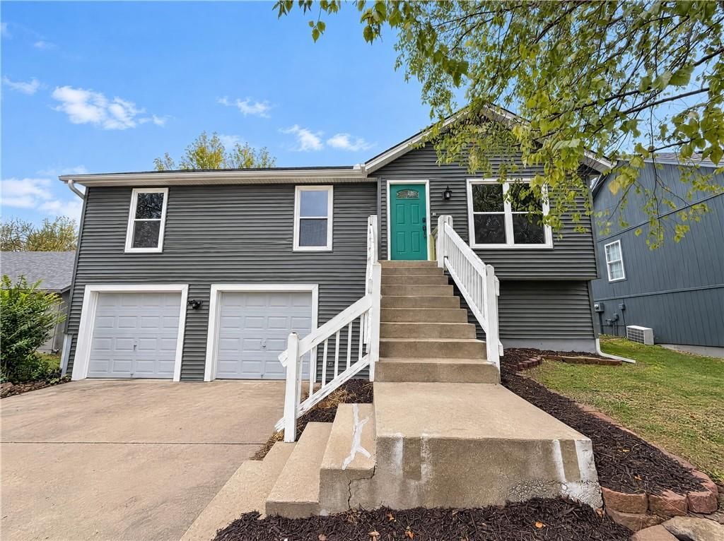 951 N Walnut Street, Olathe, KS