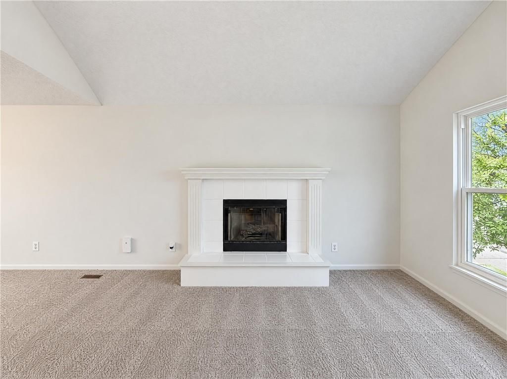 951 N Walnut Street, Olathe, KS: listing photo 3