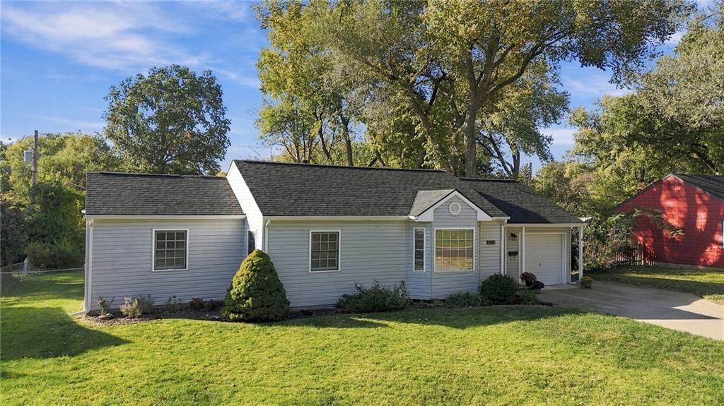 8218 Mackey Street, Overland Park, KS: listing photo 2
