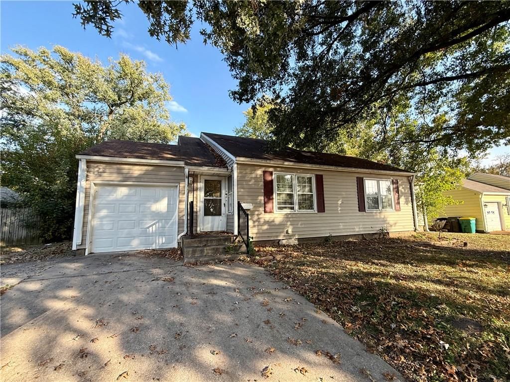 8207 Antioch Road, Overland Park, KS
