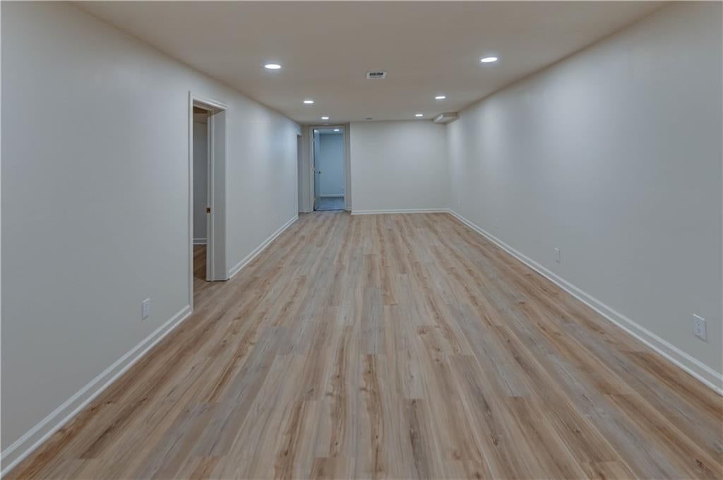Photo 30 of 55 - 6513 Larsen Lane, Shawnee, KS 66203