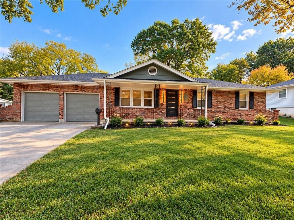 6513 Larsen Lane, Shawnee, KS
