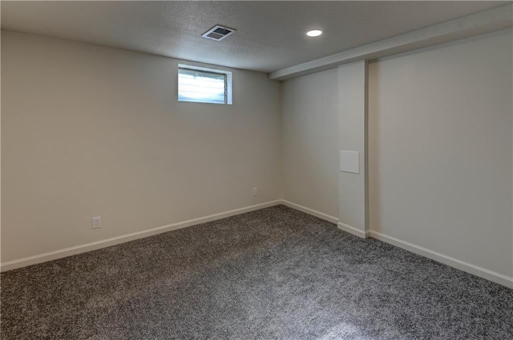 Photo 33 of 55 - 6513 Larsen Lane, Shawnee, KS 66203
