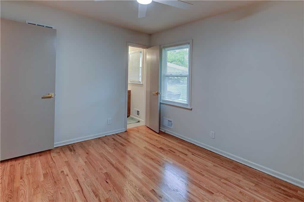 Photo 24 of 55 - 6513 Larsen Lane, Shawnee, KS 66203