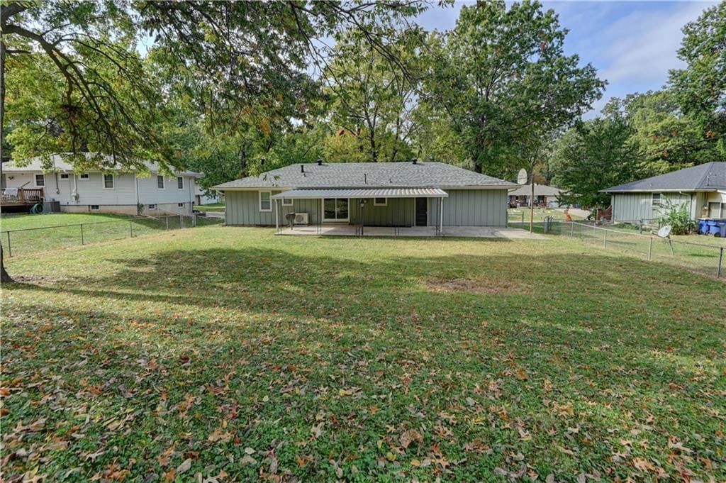 Photo 40 of 55 - 6513 Larsen Lane, Shawnee, KS 66203