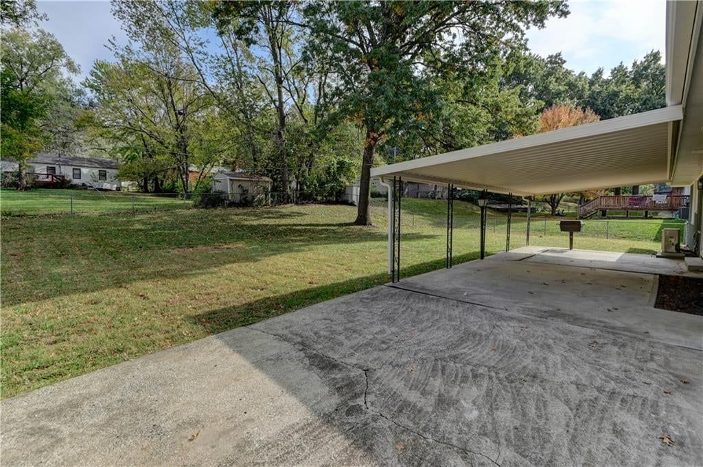 Photo 41 of 55 - 6513 Larsen Lane, Shawnee, KS 66203
