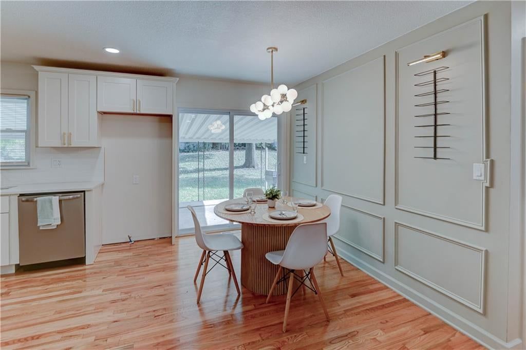 Photo 8 of 55 - 6513 Larsen Lane, Shawnee, KS 66203