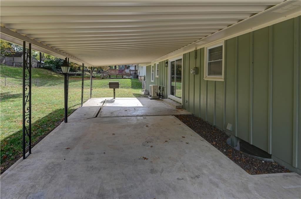 Photo 52 of 55 - 6513 Larsen Lane, Shawnee, KS 66203