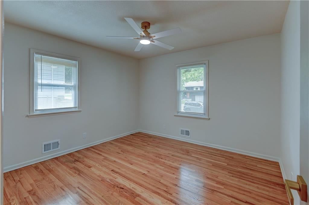 Photo 22 of 55 - 6513 Larsen Lane, Shawnee, KS 66203