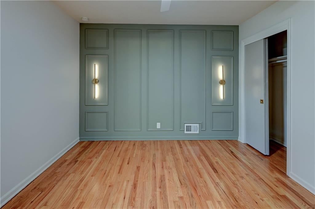 Photo 16 of 55 - 6513 Larsen Lane, Shawnee, KS 66203