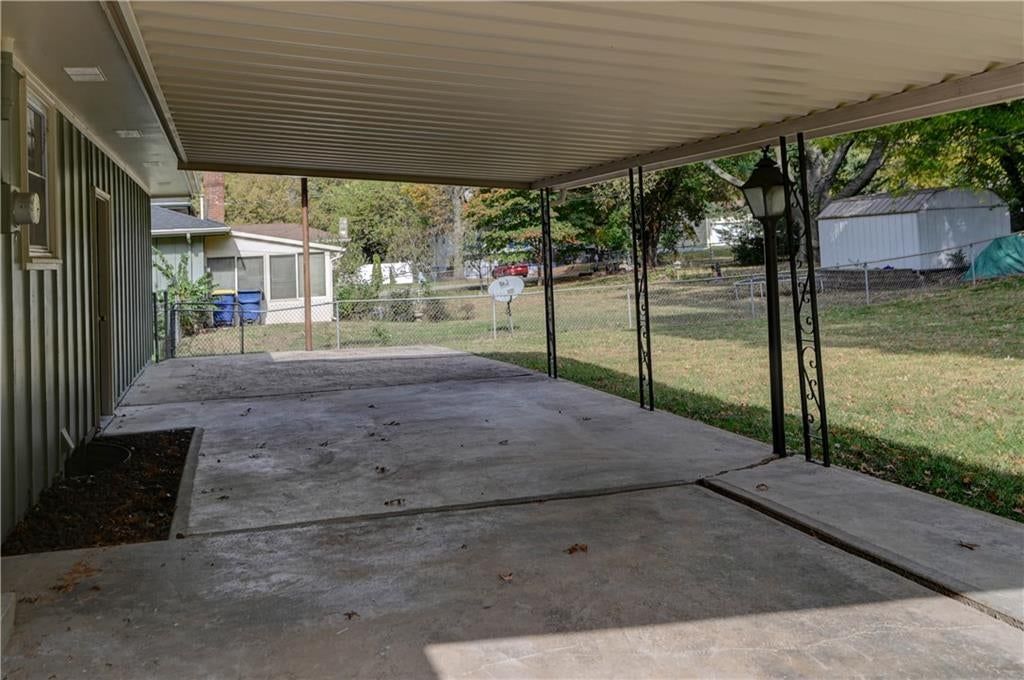 Photo 42 of 55 - 6513 Larsen Lane, Shawnee, KS 66203