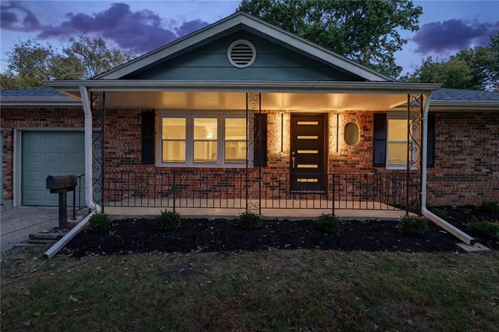 6513 Larsen Lane, Shawnee, KS: listing photo 3
