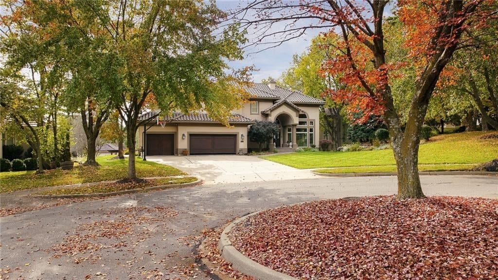 1205 NW 43rd Terrace, Kansas City, MO: listing photo 3