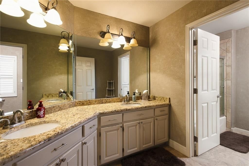 Photo 28 of 46 - 1205 NW 43rd Terrace, Kansas City, MO 64116