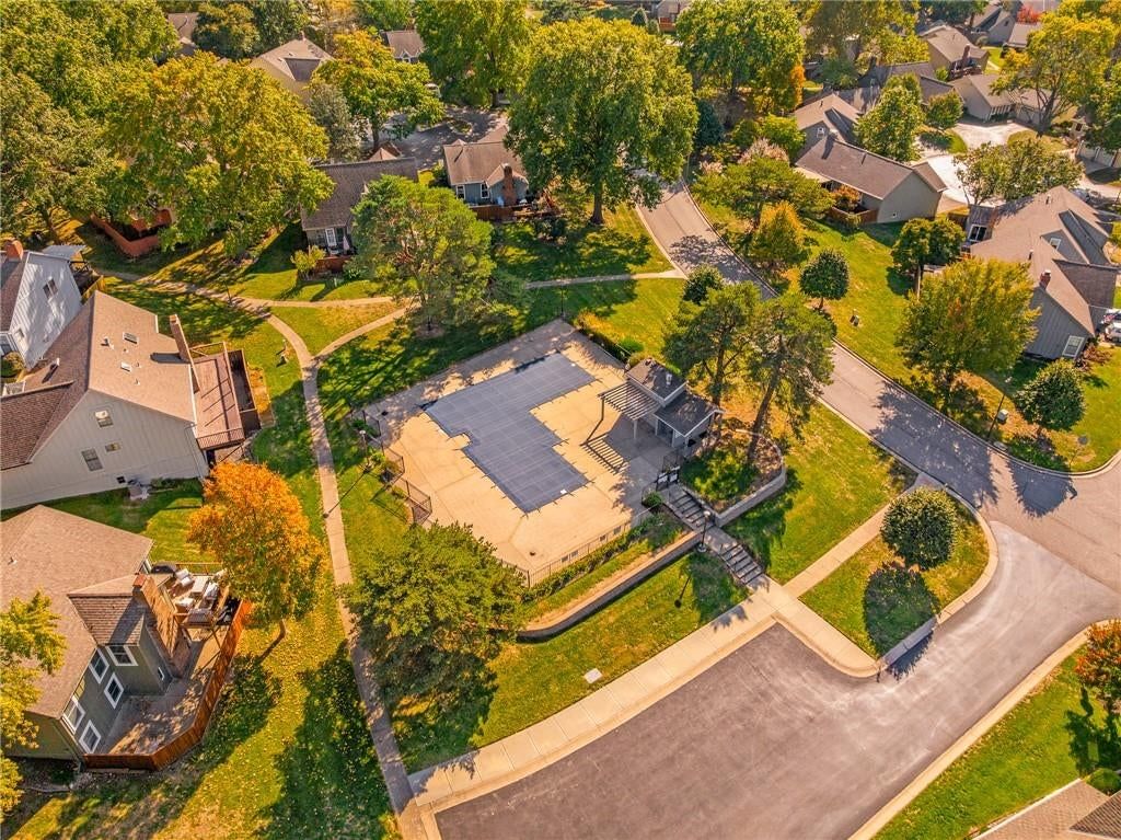 Photo 40 of 46 - 7900 Colony Lane, Lenexa, KS 66215