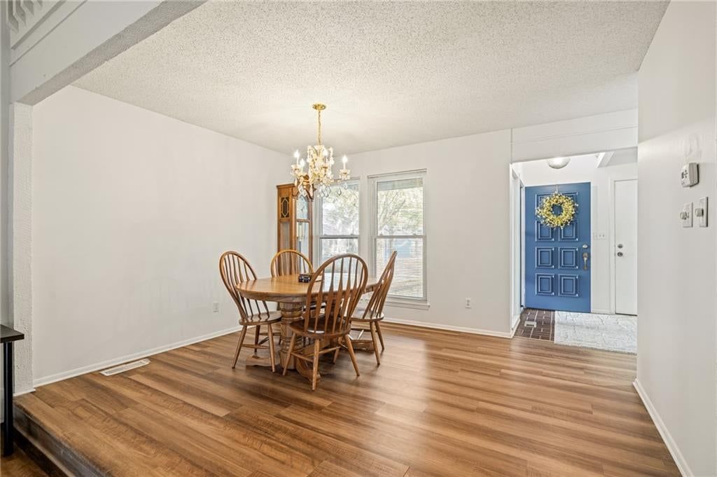 Photo 11 of 46 - 7900 Colony Lane, Lenexa, KS 66215