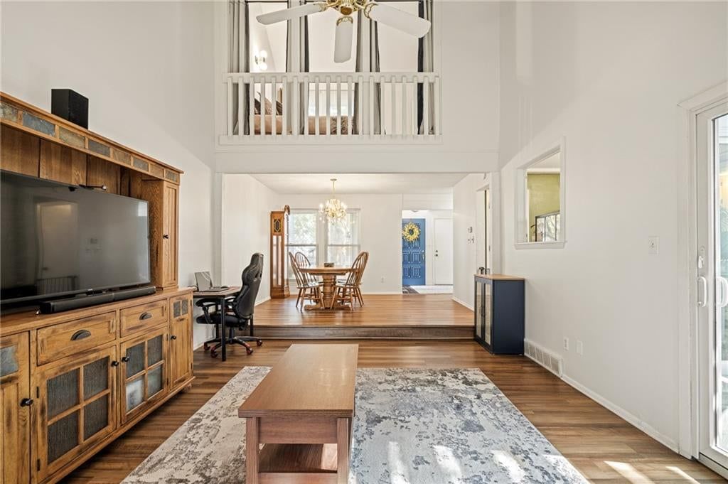 Photo 7 of 46 - 7900 Colony Lane, Lenexa, KS 66215