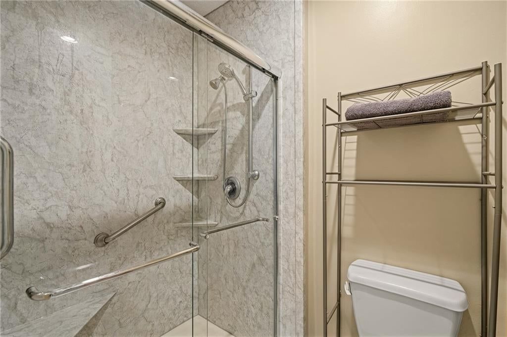 Photo 31 of 46 - 7900 Colony Lane, Lenexa, KS 66215