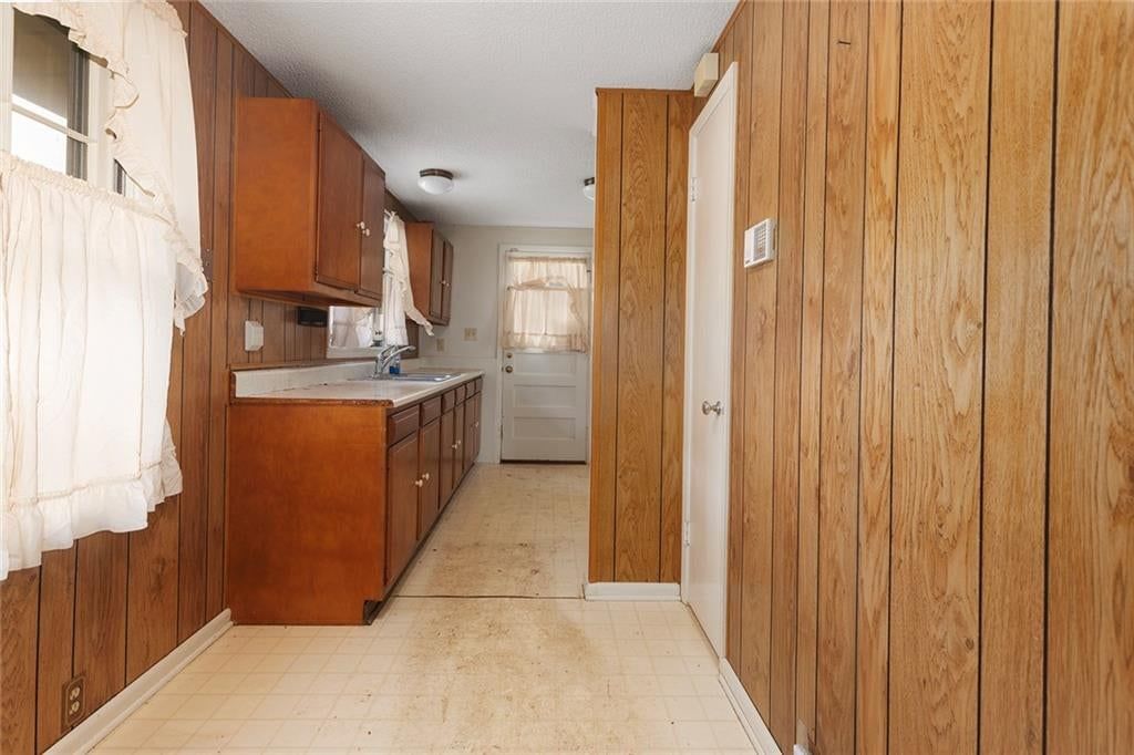 4509 W 75th Street, Prairie Village, KS: listing photo 3