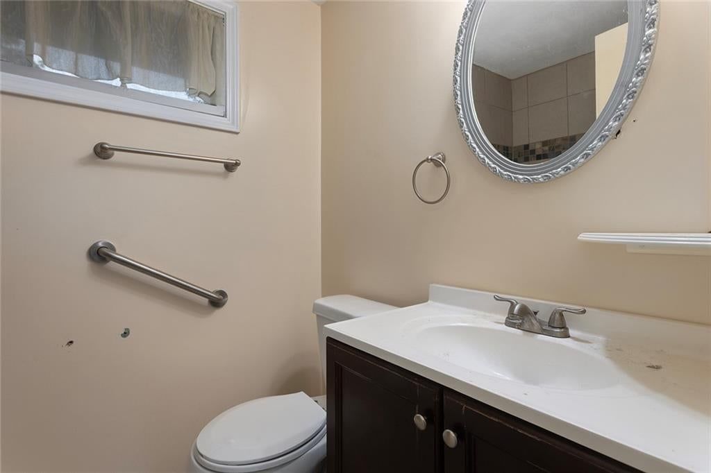 Photo 17 of 30 - 4509 W 75th Street, Prairie Village, KS 66208
