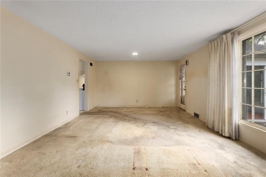 Photo 13 of 30 - 4509 W 75th Street, Prairie Village, KS 66208
