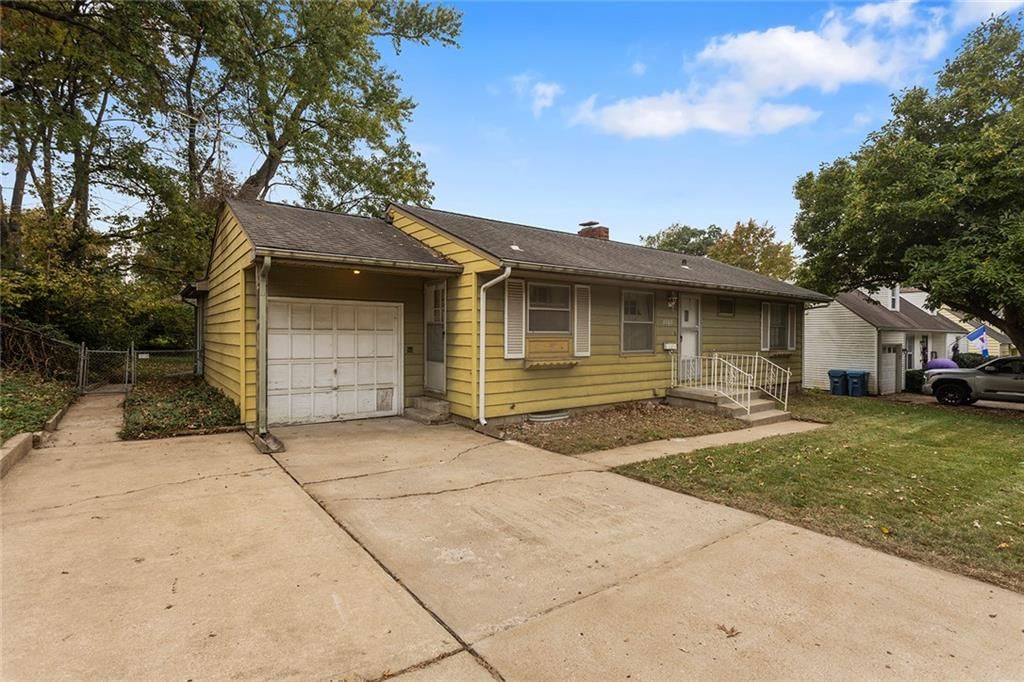 Photo 28 of 30 - 4509 W 75th Street, Prairie Village, KS 66208