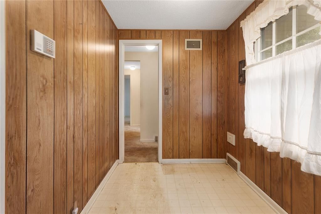 Photo 8 of 30 - 4509 W 75th Street, Prairie Village, KS 66208
