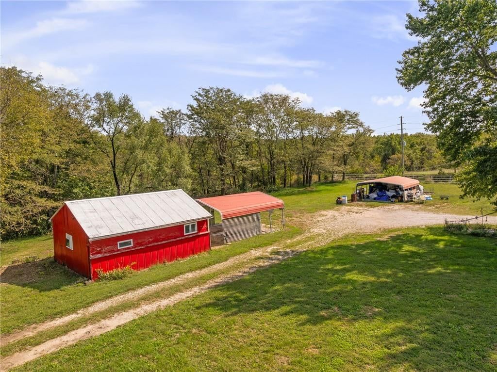 Photo 8 of 12 - 24822 W 223 Street, Spring Hill, KS 66083