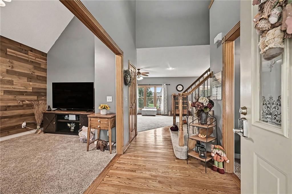 21711 W 51st Place, Shawnee, KS: listing photo 2
