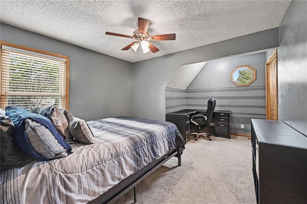 Photo 23 of 42 - 21711 W 51st Place, Shawnee, KS 66226