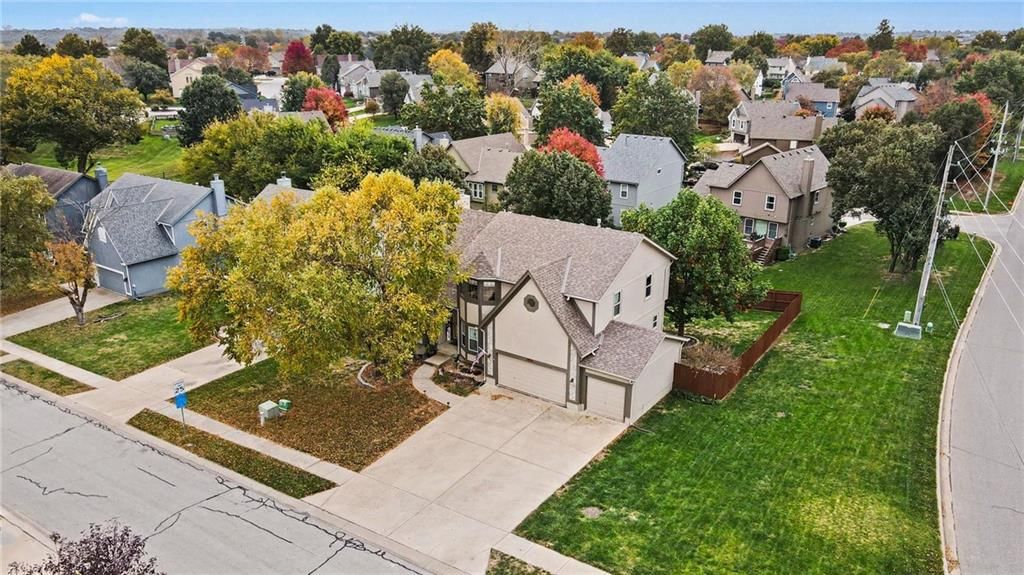 Photo 35 of 42 - 21711 W 51st Place, Shawnee, KS 66226