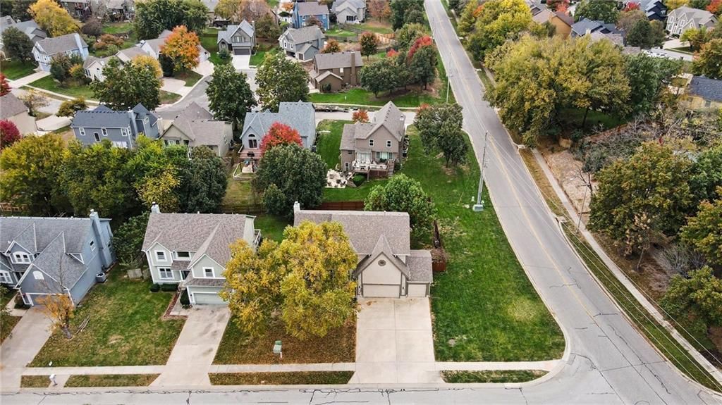 Photo 37 of 42 - 21711 W 51st Place, Shawnee, KS 66226