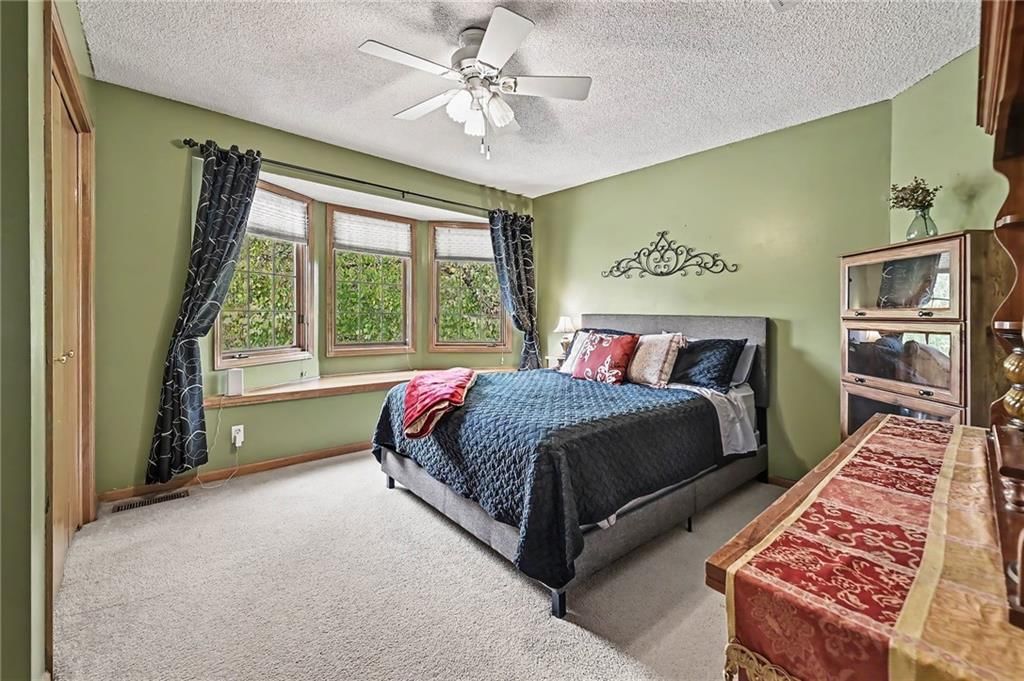 Photo 21 of 42 - 21711 W 51st Place, Shawnee, KS 66226