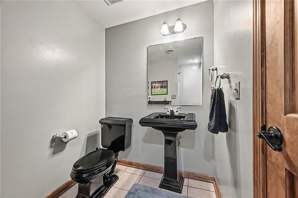 Photo 30 of 42 - 21711 W 51st Place, Shawnee, KS 66226