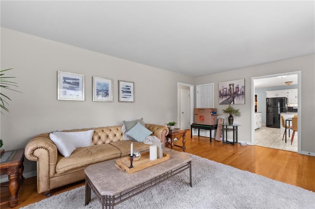 Photo 6 of 42 - 4329 N Wyandotte Street, Kansas City, MO 64116