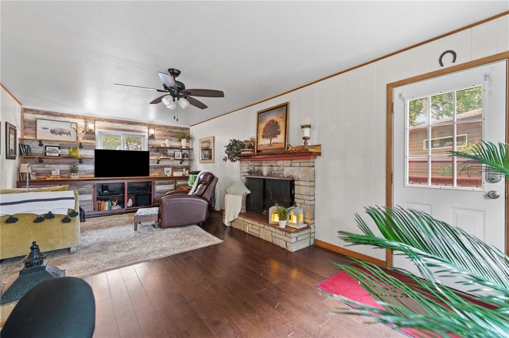 Photo 15 of 42 - 4329 N Wyandotte Street, Kansas City, MO 64116