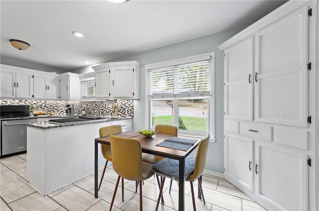 Photo 7 of 42 - 4329 N Wyandotte Street, Kansas City, MO 64116