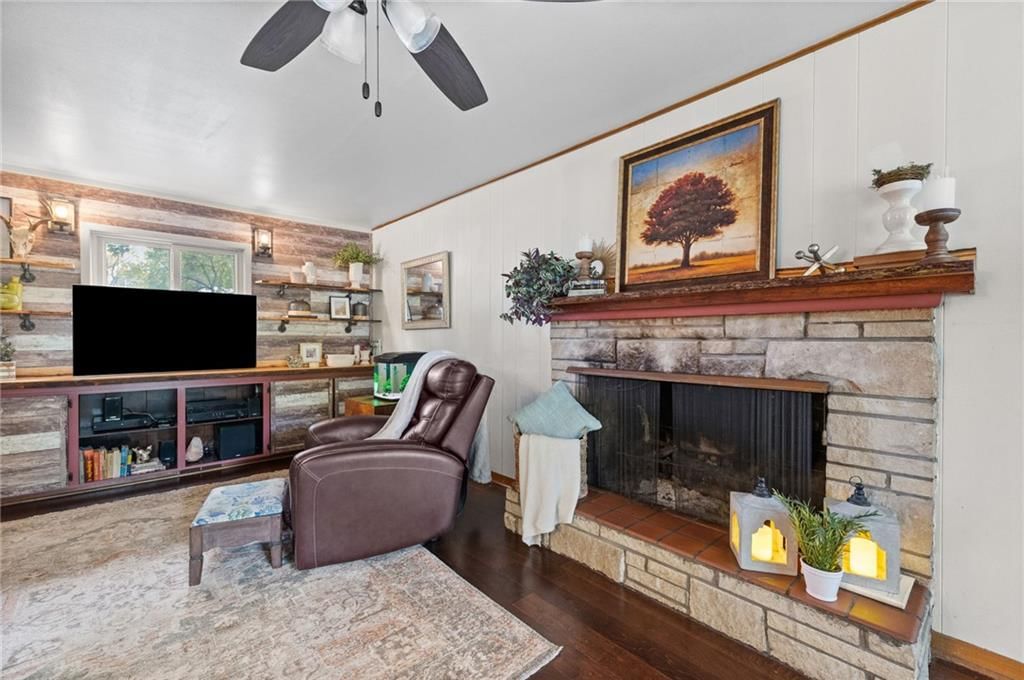 Photo 16 of 42 - 4329 N Wyandotte Street, Kansas City, MO 64116