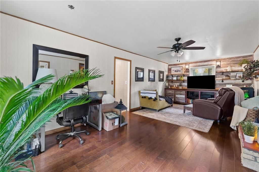 Photo 14 of 42 - 4329 N Wyandotte Street, Kansas City, MO 64116