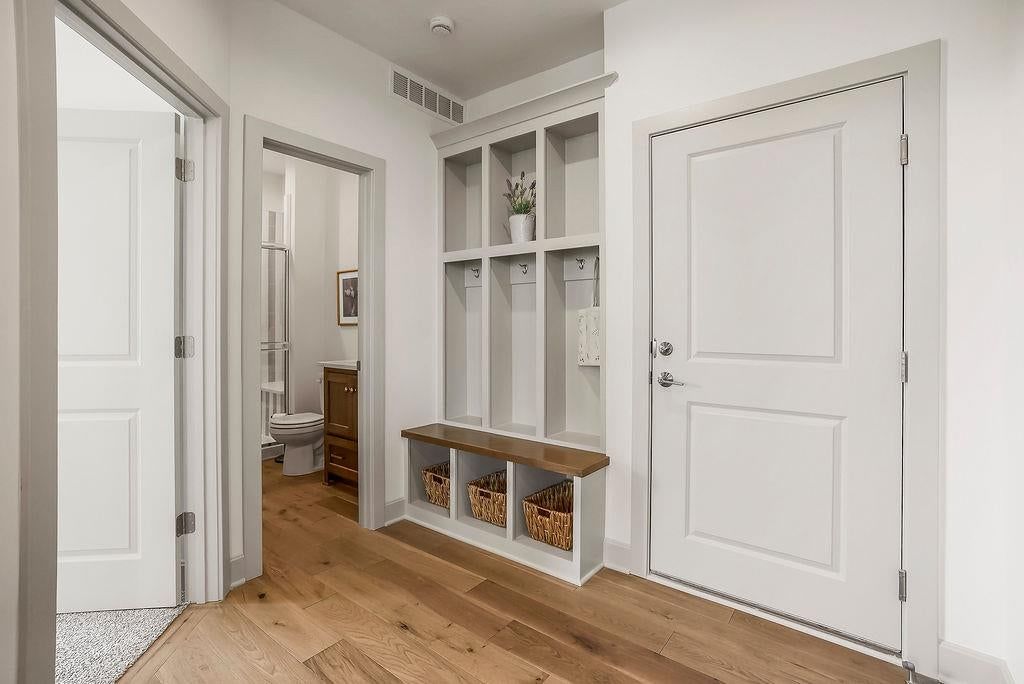 Photo 12 of 63 - 4000 W 158th Street, Overland Park, KS 66224