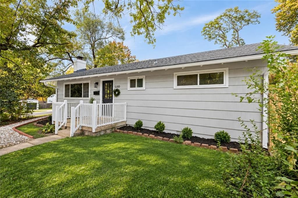 Photo 8 of 31 - 5300 W 79 Street, Prairie Village, KS 66208