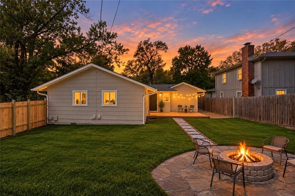 5300 W 79 Street, Prairie Village, KS: listing photo 3