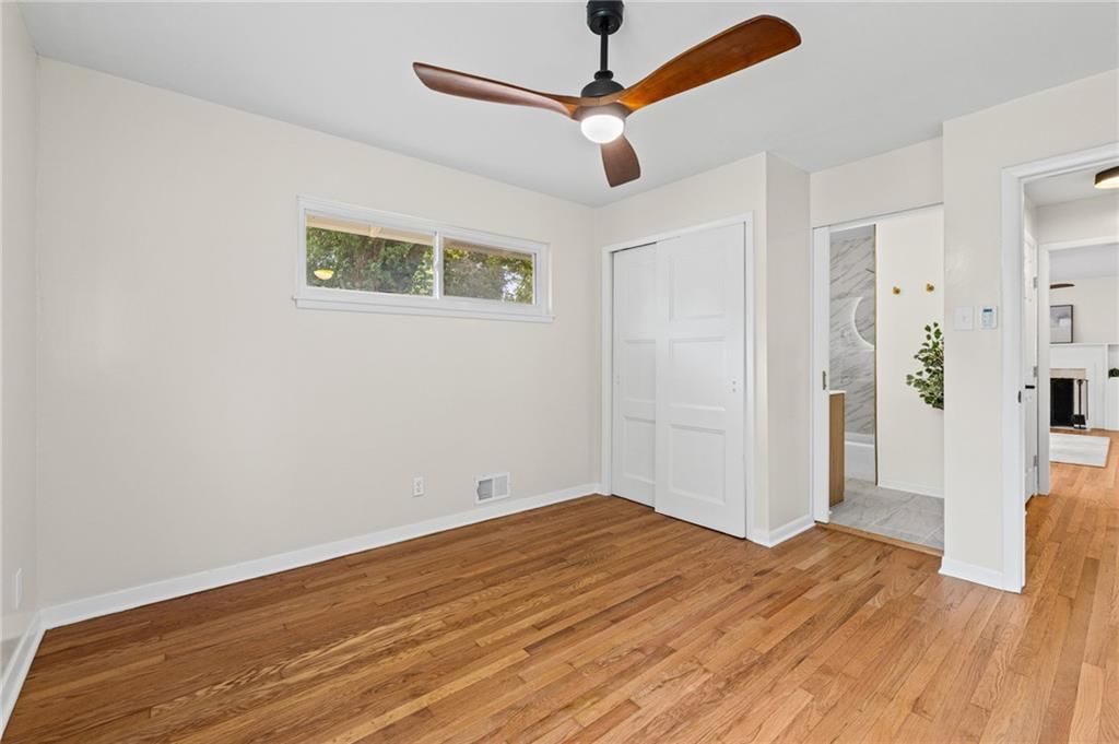 Photo 20 of 31 - 5300 W 79 Street, Prairie Village, KS 66208