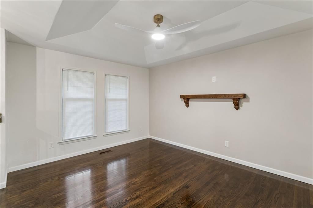 Hardwood floors at 417 N Jefferson Avenue, Liberty, MO 64068