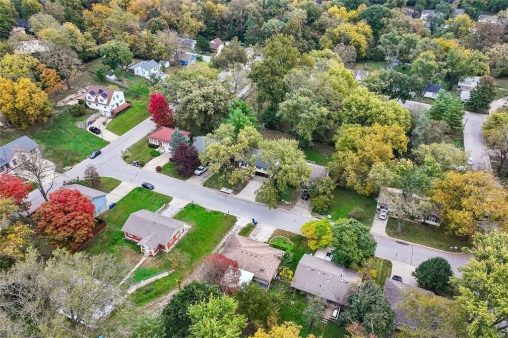 Photo 43 of 57 - 417 N Jefferson Avenue, Liberty, MO 64068
