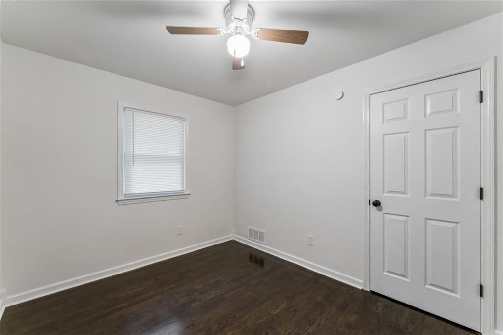 Photo 28 of 57 - 417 N Jefferson Avenue, Liberty, MO 64068